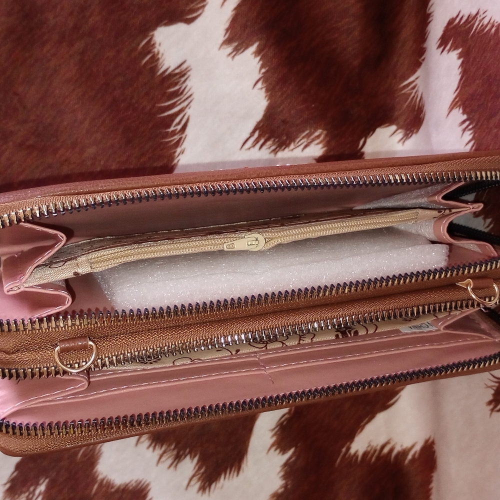 NWOT Brown Bee wallet crossbody, faux/ vegan leather. - Picture 2 of 3